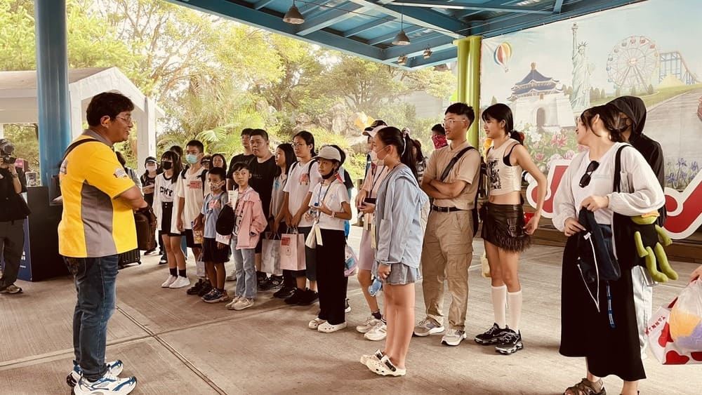 榮民學子相見歡－叮昇旅行社持續傳愛活動照(十)