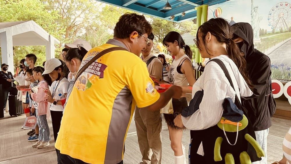 榮民學子相見歡－叮昇旅行社持續傳愛活動照(十一)
